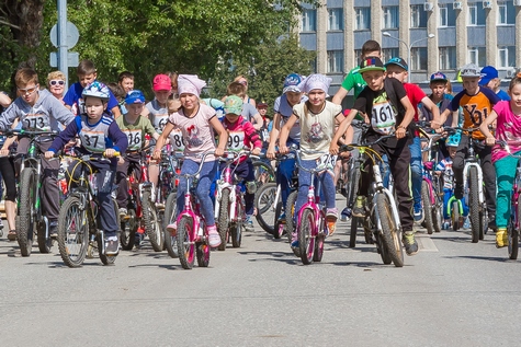 Благотворительный велопробег в Каменске-Уральском завершил эстафету-2017 «Спешим с добром!»